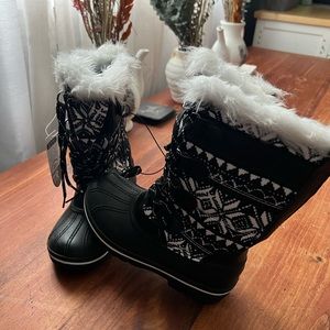 New with tags little girls winter boots